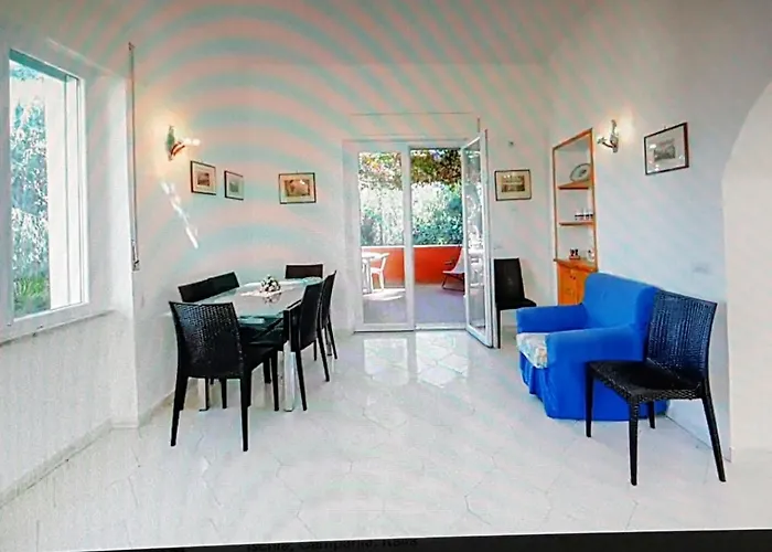 Elegante E Centralissimo In *