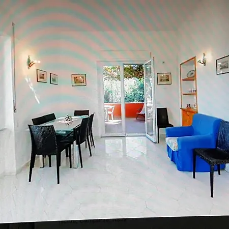 Elegante E Centralissimo In *